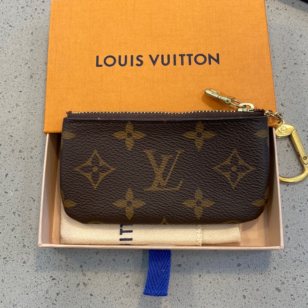 Authentic Louis Vuitton key ouch card holder